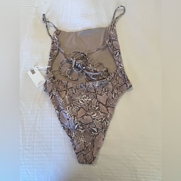 Good American Barely There one piece swimsuit sand snake size 2XL - Picture 5 of 8